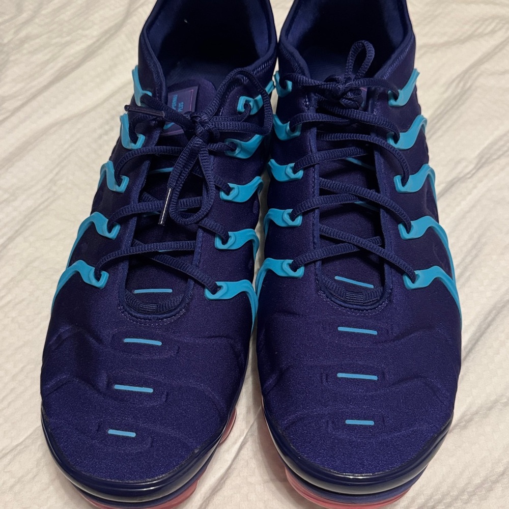 Nike Vibrant Blue and Pink Athletic Shoes - Picture 4 of 7